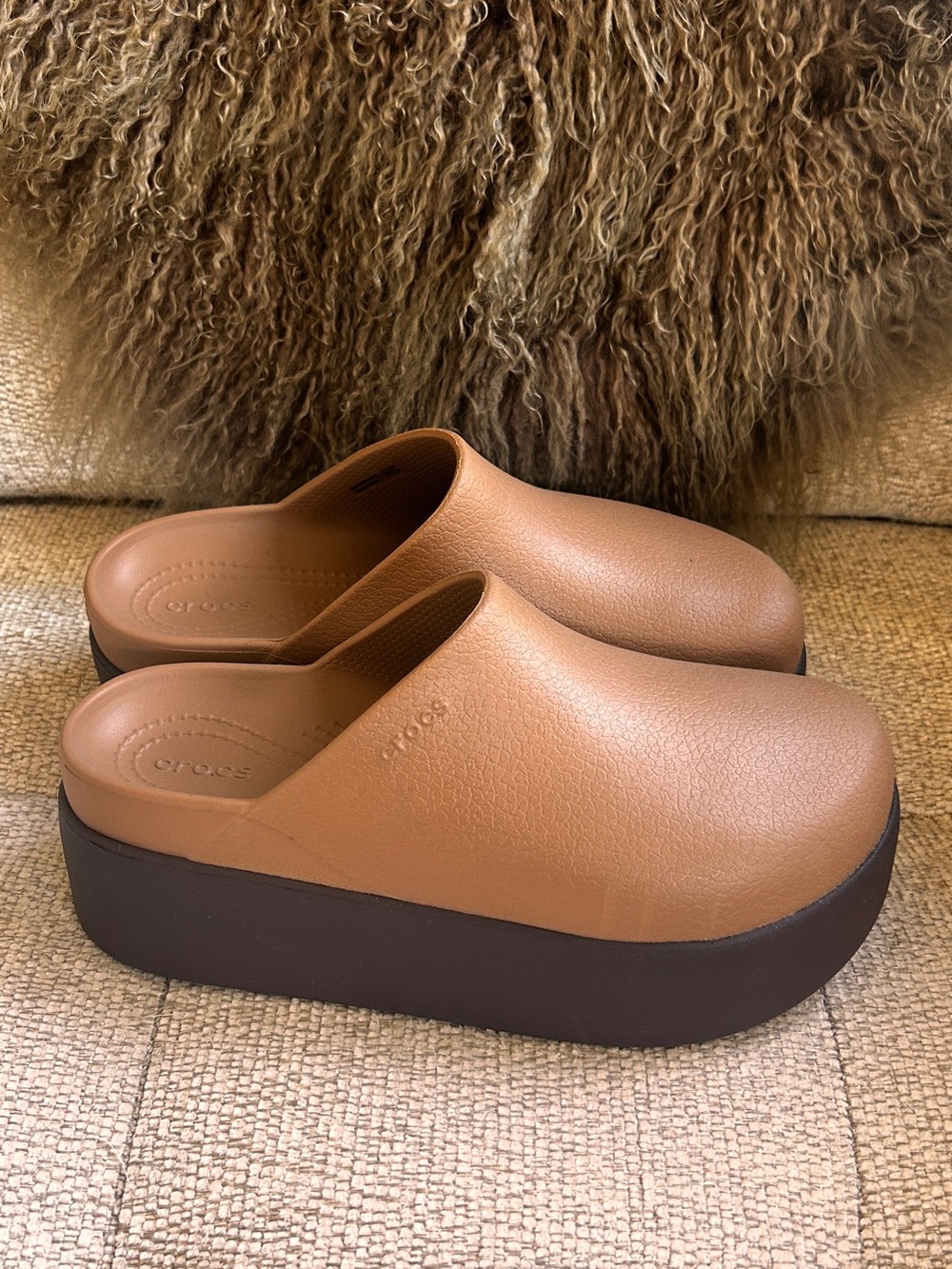 CROCS Womenโs Brown Platform Clog Mule with Black Sole, NWOT